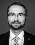 3254354-dr-patryk-filipiak-prezes-zimmerman.jpg
