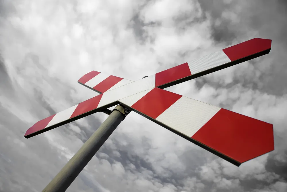 Prezes PKP PLK: Polska kolej podnosi się z upadku