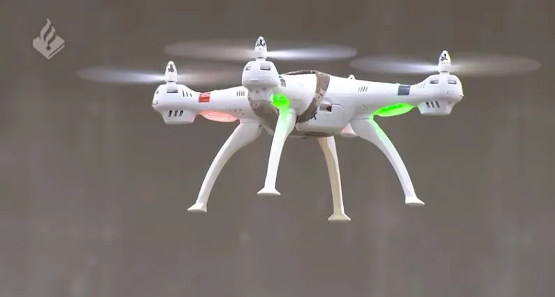 Dron stłukł szybę i wleciał do mieszkania na 27. piętrze