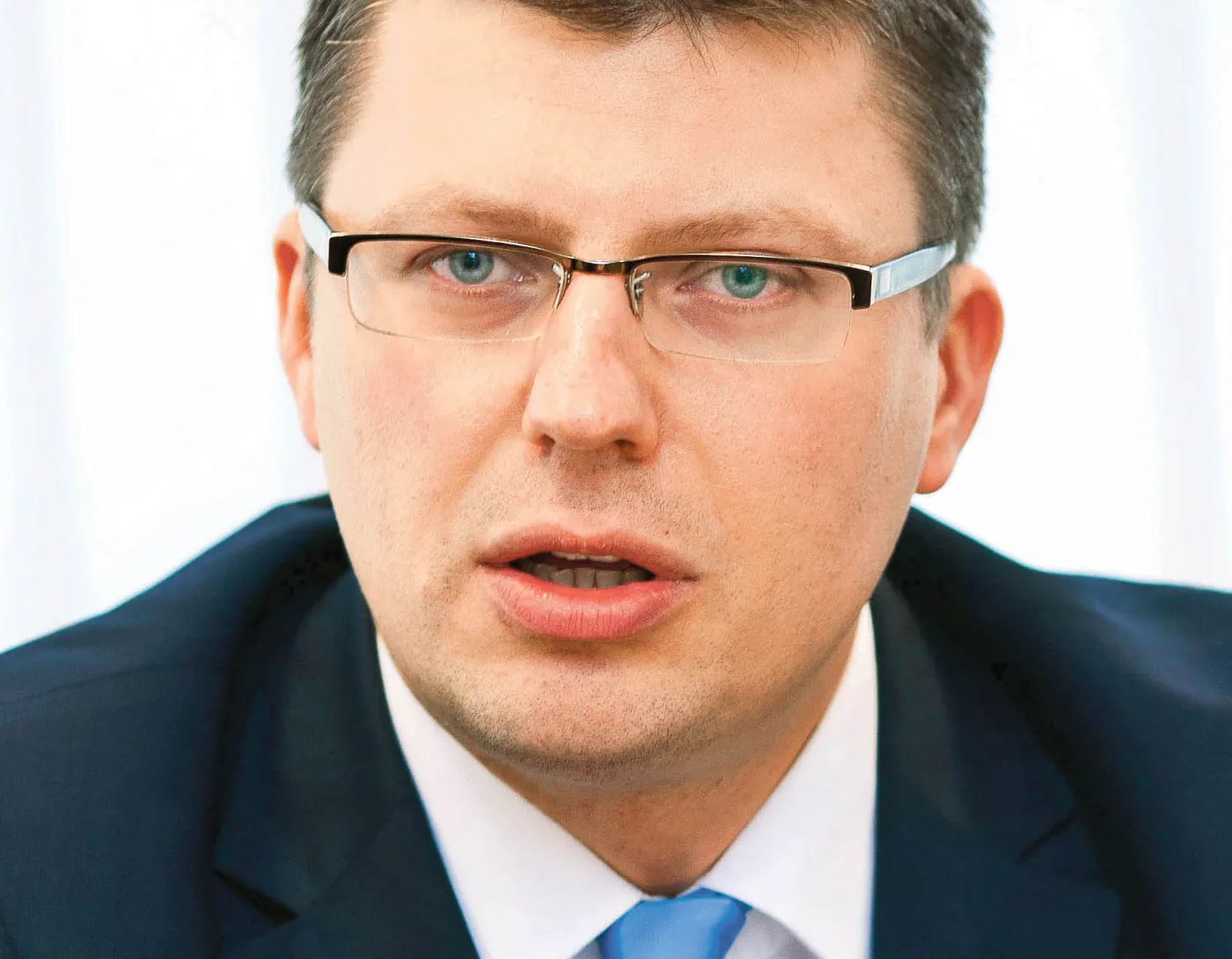 3564589-marcin-warchol-doktor-habilitowany.jpg