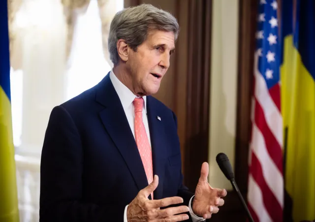 John Kerry zaprzecza, że informował szefa MSZ Iranu o izraelskich atakach w Syrii