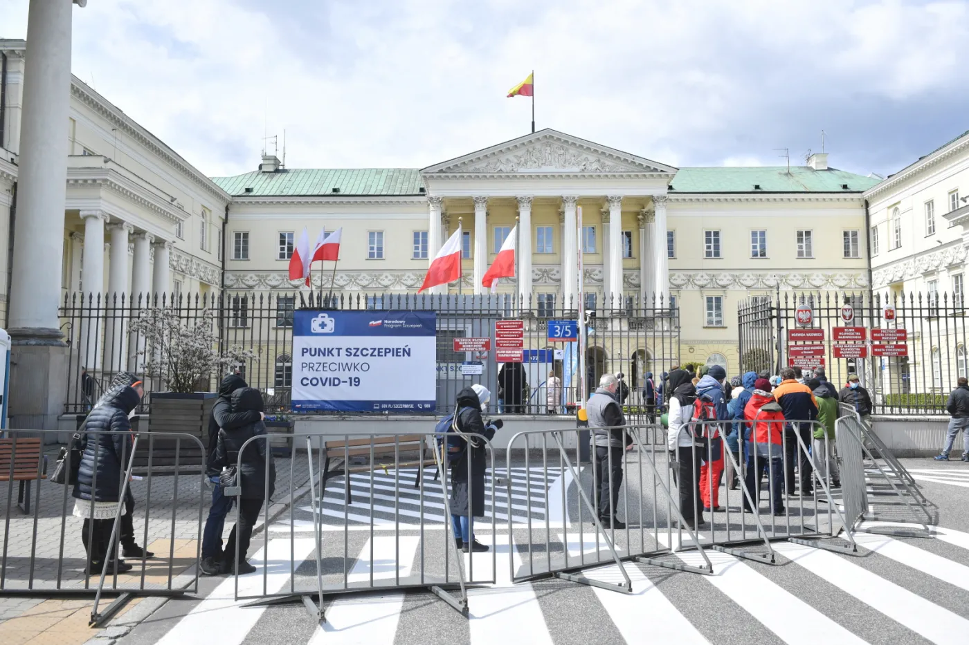 Warszawa: Od 1 do 3 maja w akcji "Zaszczep się w majówkę" zaszczepiono ok. 3500 osób