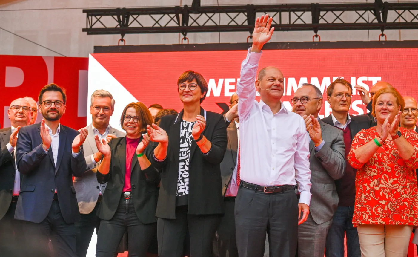 Kandydat SPD na kanclerza Olaf Scholz nieoczekiwanym faworytem wyborów