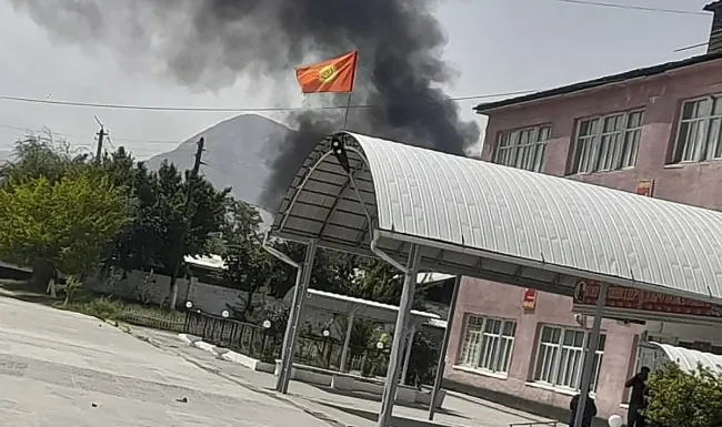 Kirgistan i Tadżykistan: Kolejne starcia zbrojne, strony oskarżają się o naruszenie rozejmu