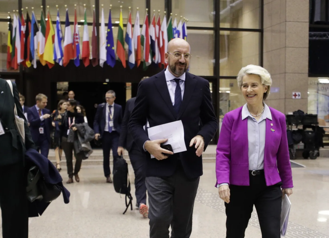 Przywódcy 27 państw UE zgodzili się na wspólne zakupy gazu. Nie ma decyzji co do limitu cen