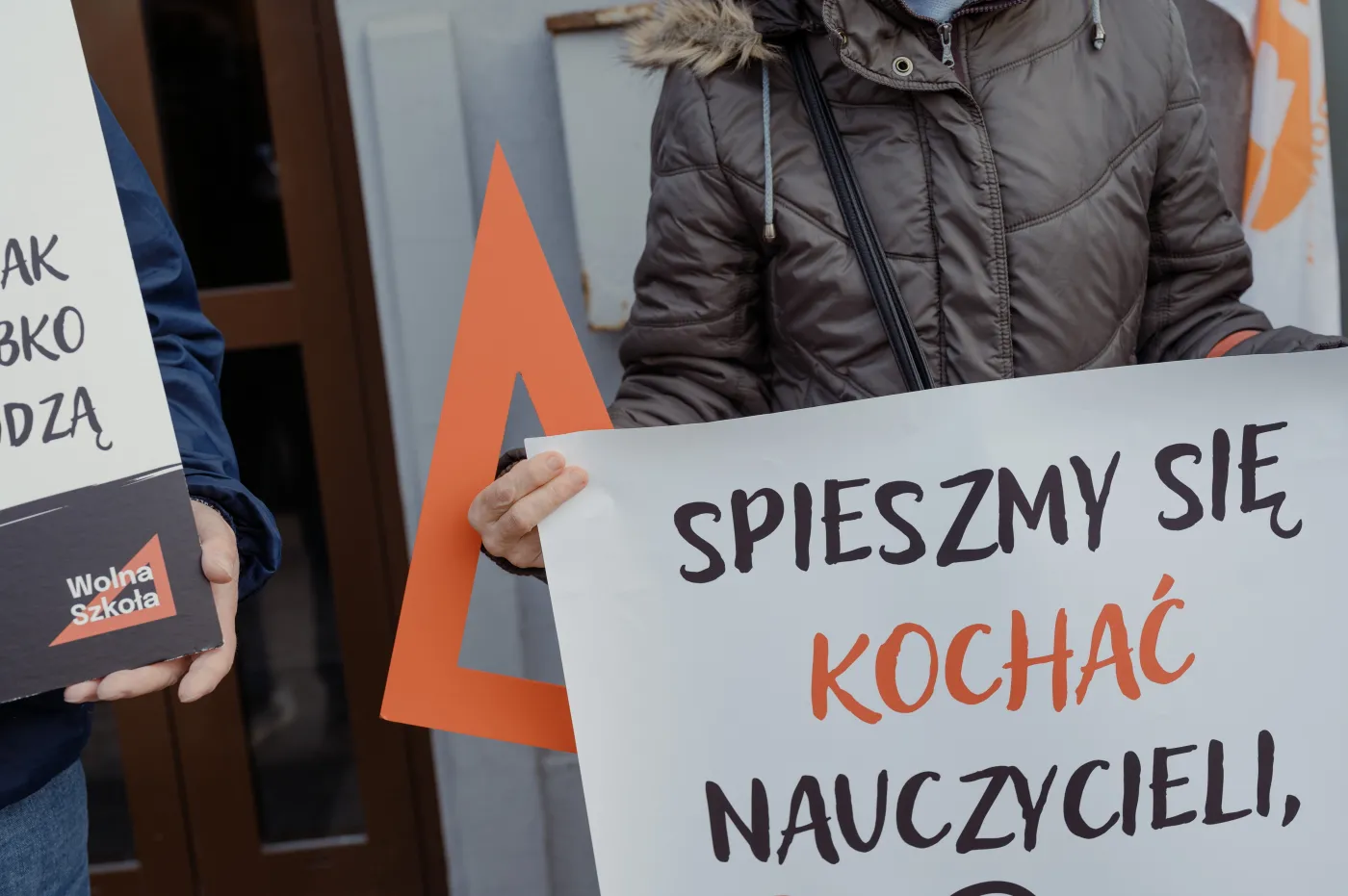 Nauczyciele dostają podwyżki, ale niektórzy i tak odchodzą. "Nikt nam nie odda zabranego szacunku"