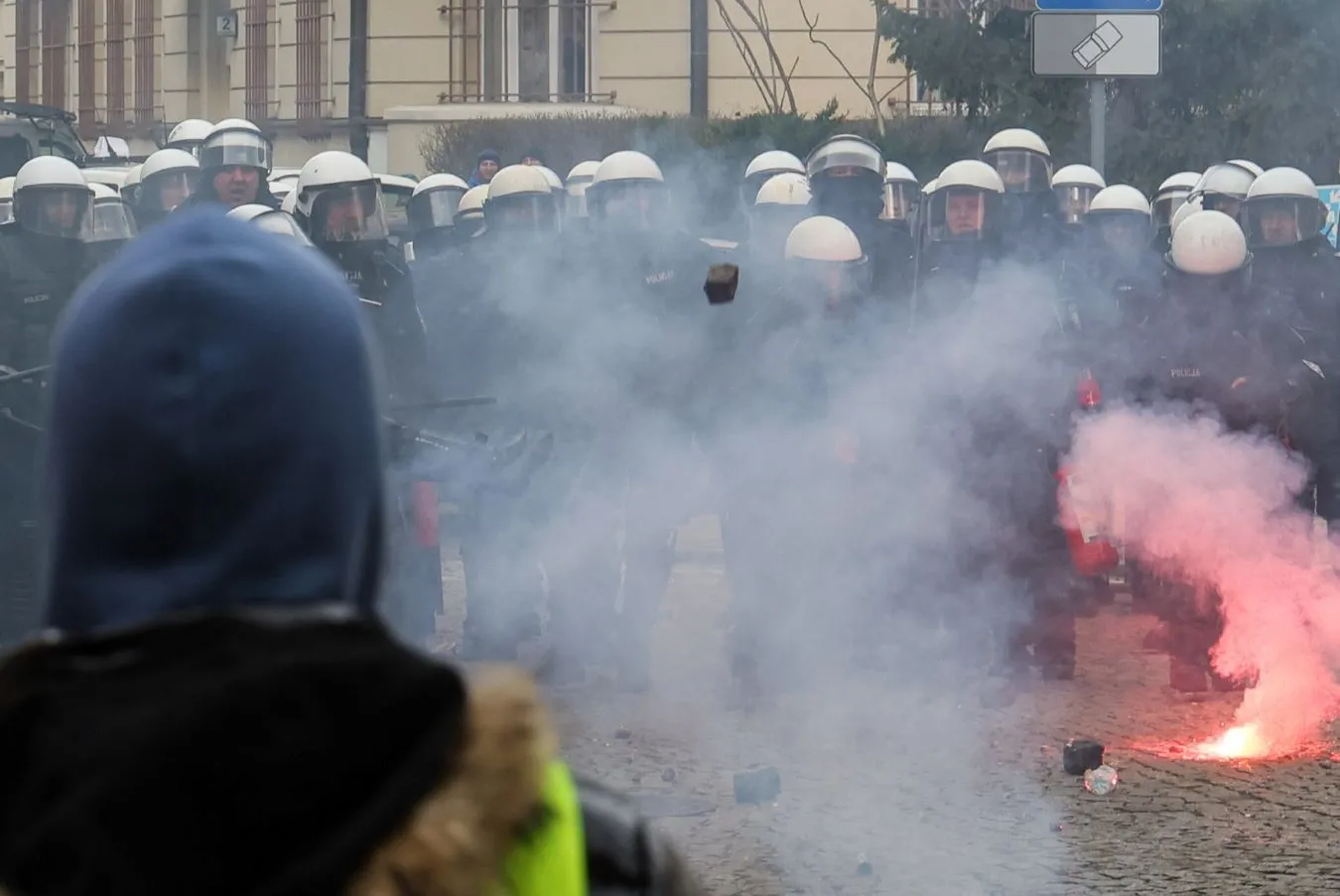 Sąd skazał dwóch podejrzanych zatrzymanych w czasie środowych protestów