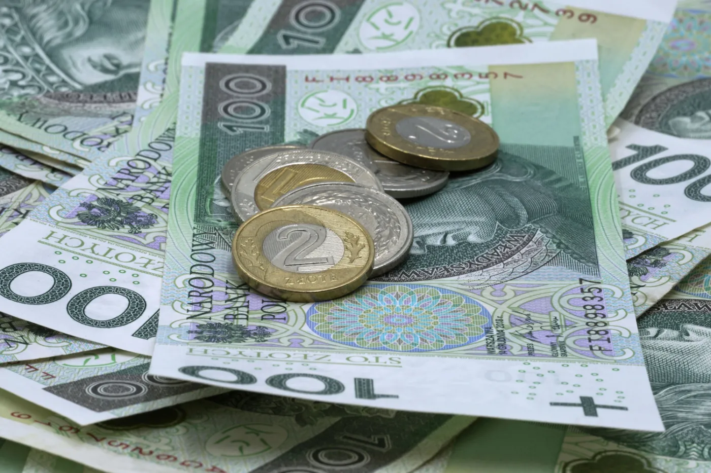 Płaca minimalna bez dodatków? Rząd odracza zmiany