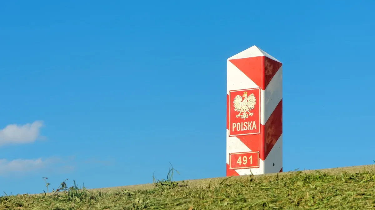 Szczątki obiektu latającego przy granicy z Białorusią.  Na miejscu pracują służby