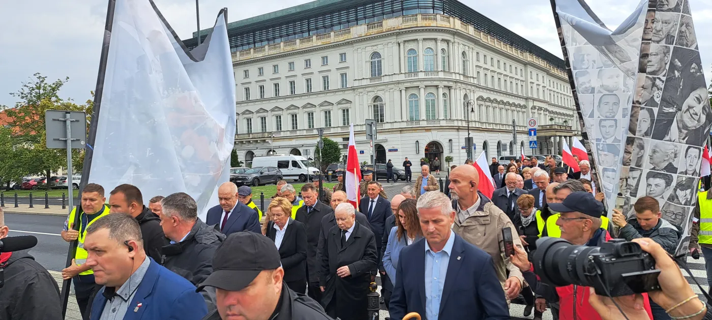 Zgromadzenia cykliczne i kontrmanifestacje. Według ETPC zatrzymanie narusza wolność