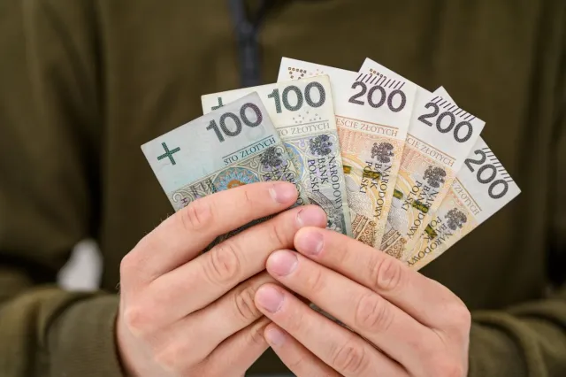 Średnie wynagrodzenie wystrzeliło w górę. Rośnie szybciej niż rok temu