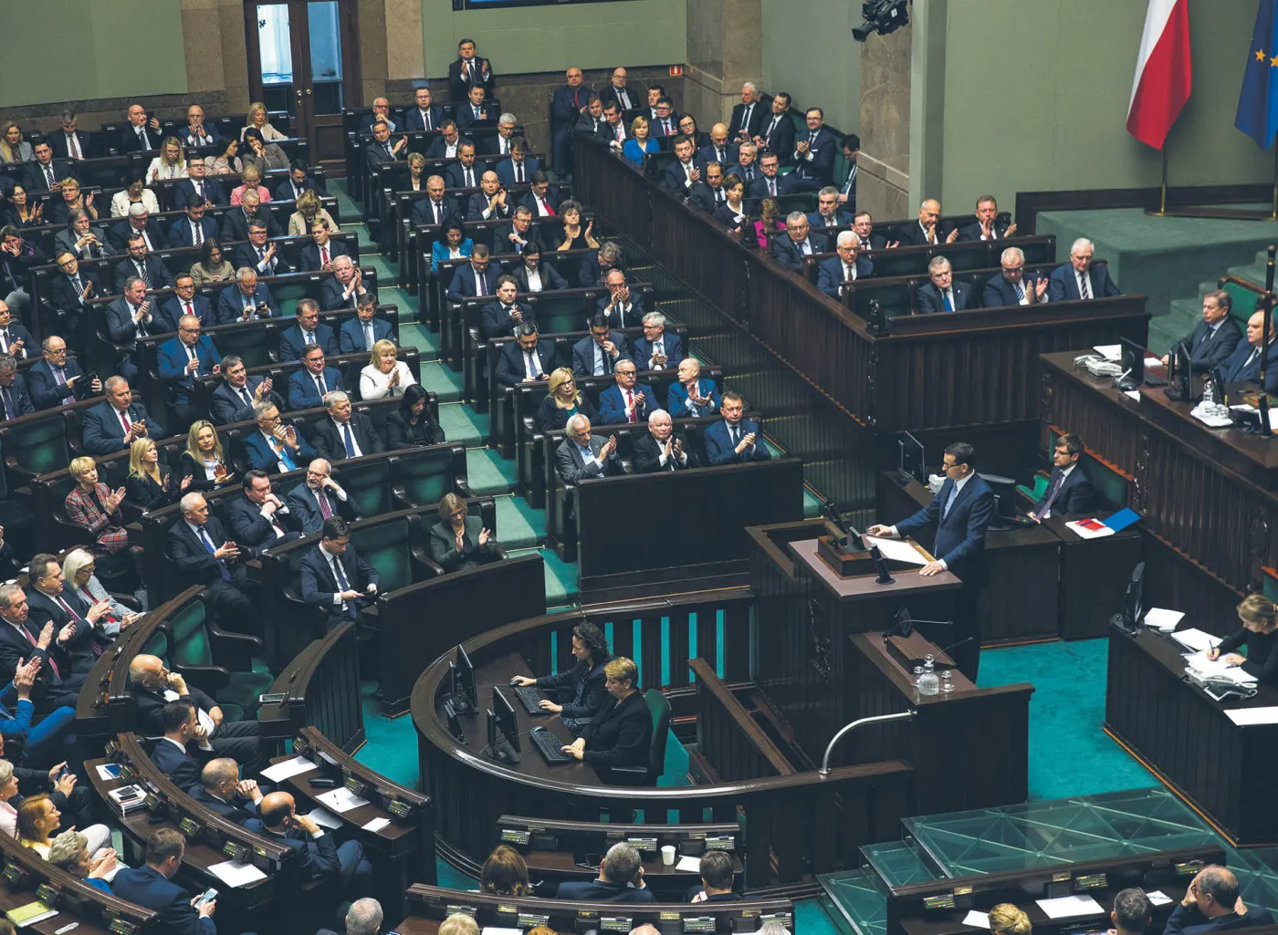 Ciepła woda Morawieckiego i pierwszy zimny prysznic w Sejmie