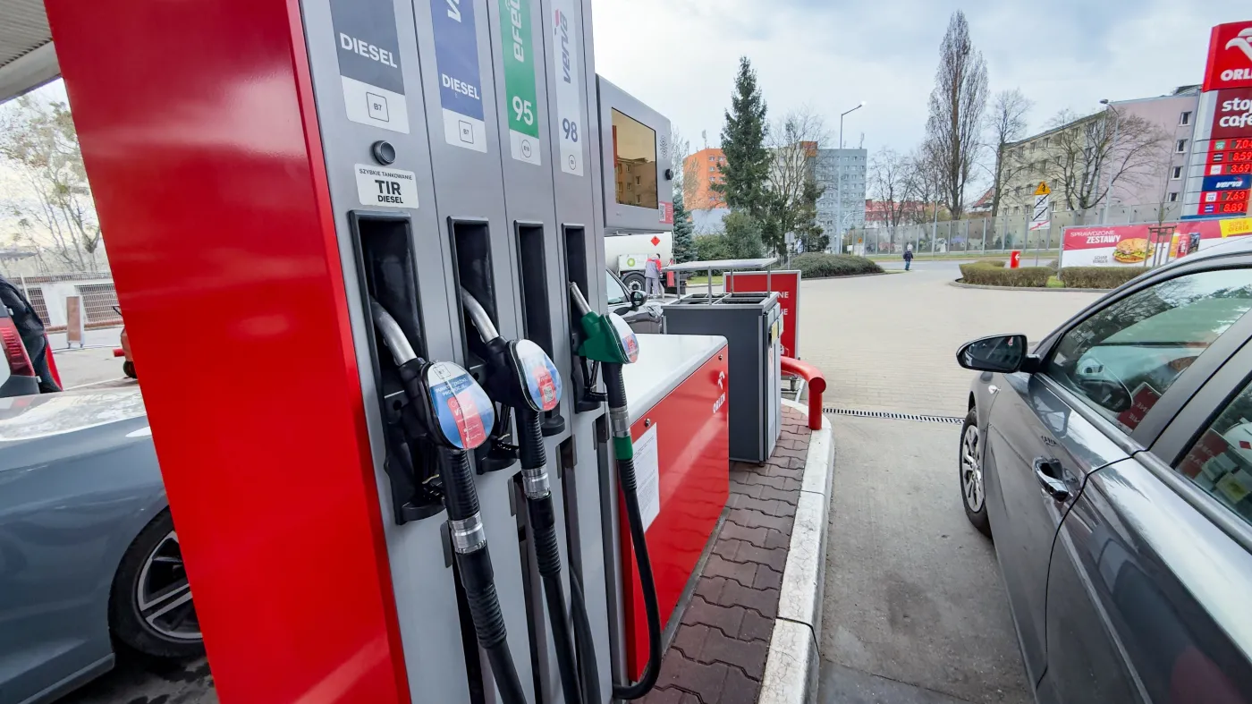 Wojna w Iranie podbija ceny ropy. Prognozy mówią o 200 dolarach za baryłkę