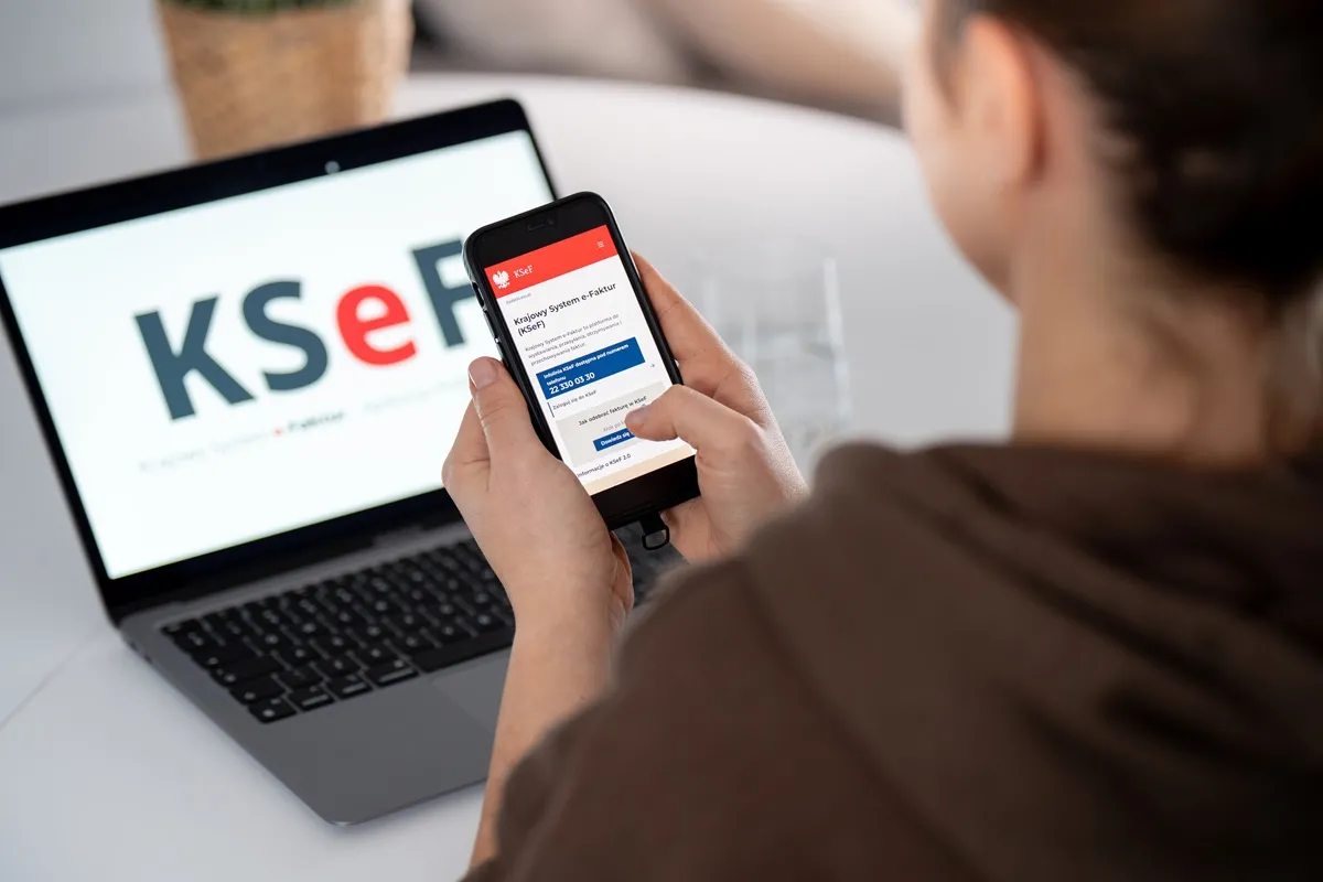 KSeF w praktyce: tysiące firm jeszcze poza systemem. Resort finansów uspokaja