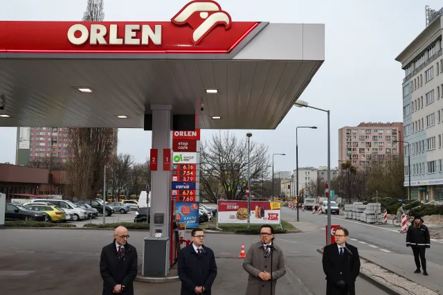 Resort energii nie przejmuje się opinią Brukseli i rozważa ograniczenie sprzedaży paliwa dla obcokrajowców