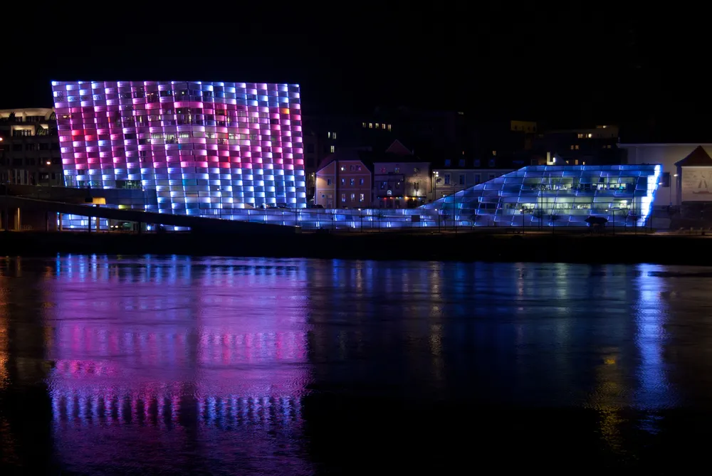 1254320-austria-linz-the-ars-electronica-museum.jpg
