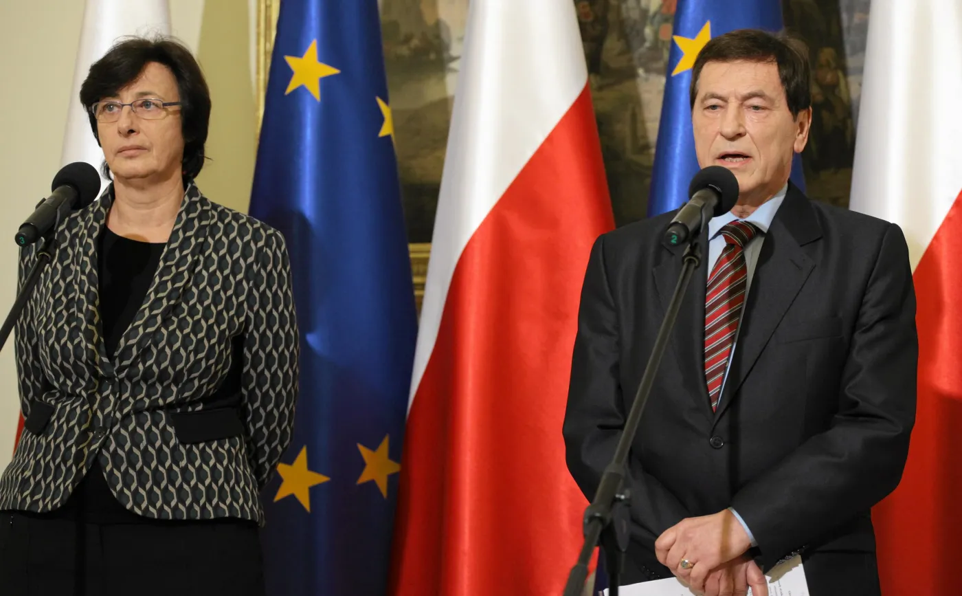 Prezydent podpisał ustawę o OFE, ale skierował ją do Trybunału Konstytucyjnego