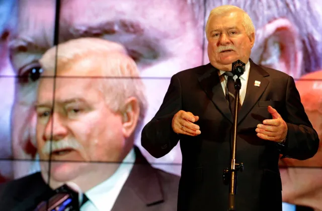 Wałęsa: Jarosław Kaczyński jest odpowiedzialny za katastrofę w Smoleńsku