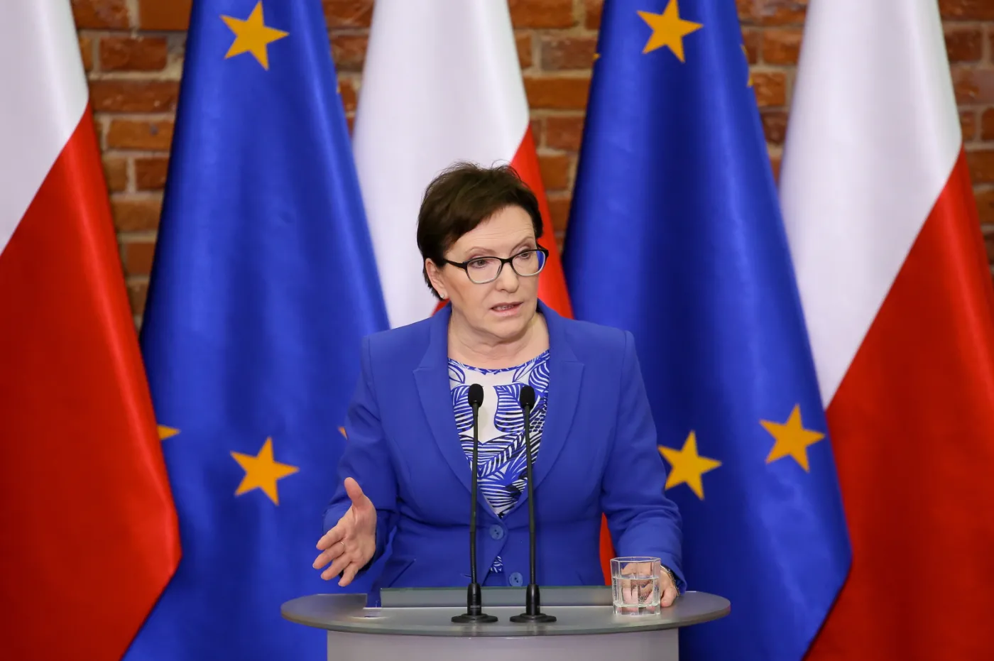 Kopacz chce dopłacać tym, którzy na umowie o pracę zarabiają minimum