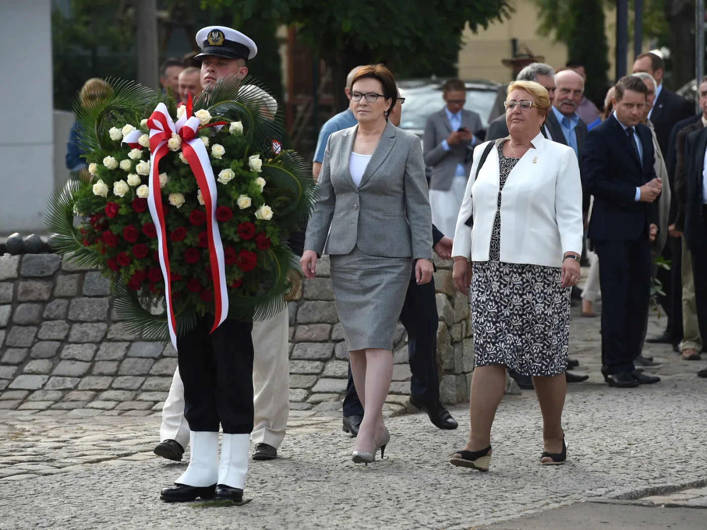 Premier złożyła kwiaty przed Pomnikiem Poległych Stoczniowców 1970
