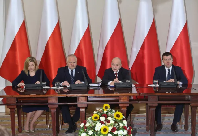 Opozycja o ustawie frankowej: To wycofanie się z obietnic. PiS: To krok do rozwiązania problemu