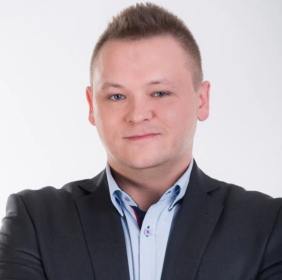 Konrad Bartnicki Senior Sales Engineer, BI & Infrastructure Enterprise Business Group Lenovo 