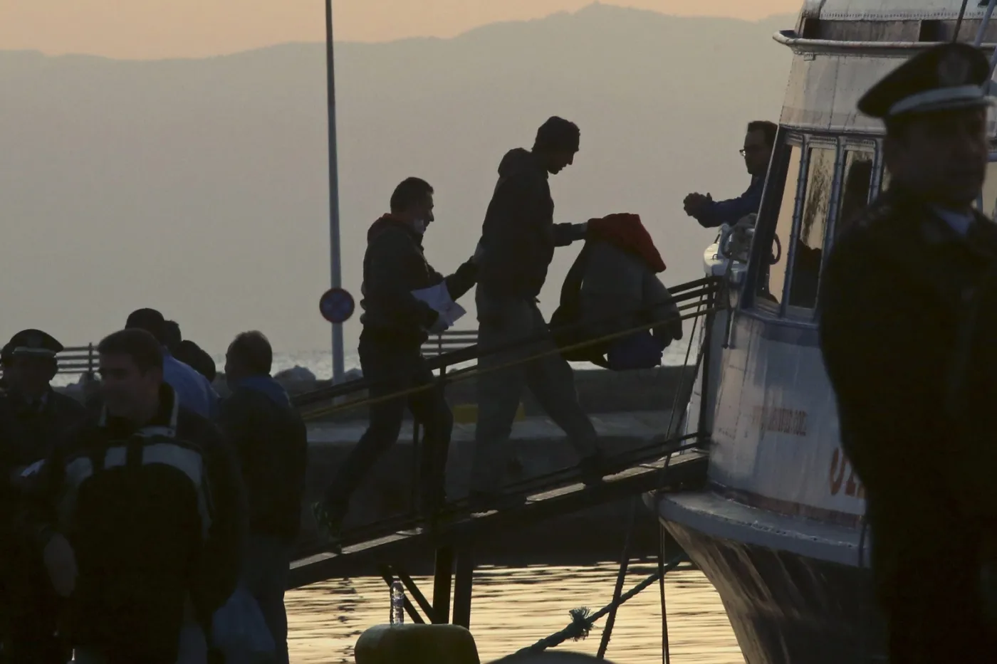 Grecja: Z wyspy Lesbos wypłynęły pierwsze łodzie z migrantami do Turcji