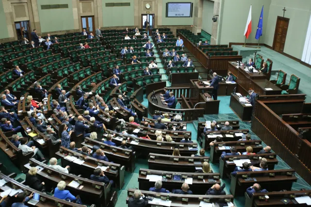 Sejm: Opozycja krytycznie o projekcie o KRS