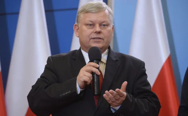 Suski: Rząd podtrzymuje stanowisko o nieprzyjmowaniu uchodźców, których nie da się zweryfikować