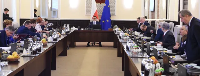 Sondaż CBOS po rekonstrukcji. Jak zagłosowaliby badani?