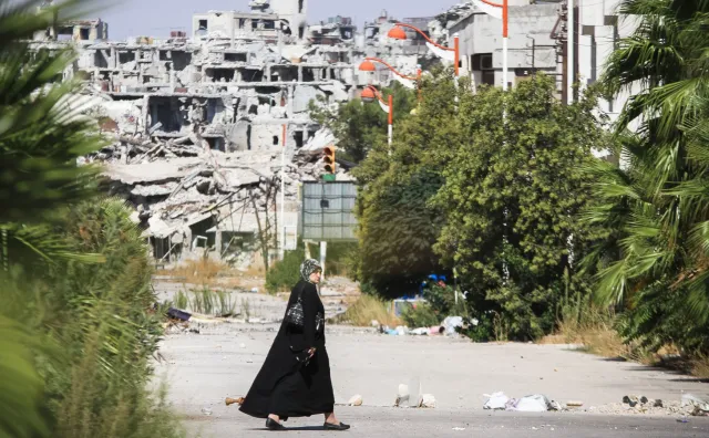 Media w Syrii: Koalicja sił USA zaatakowała bazę lotniczą w Hims; Pentagon zaprzecza