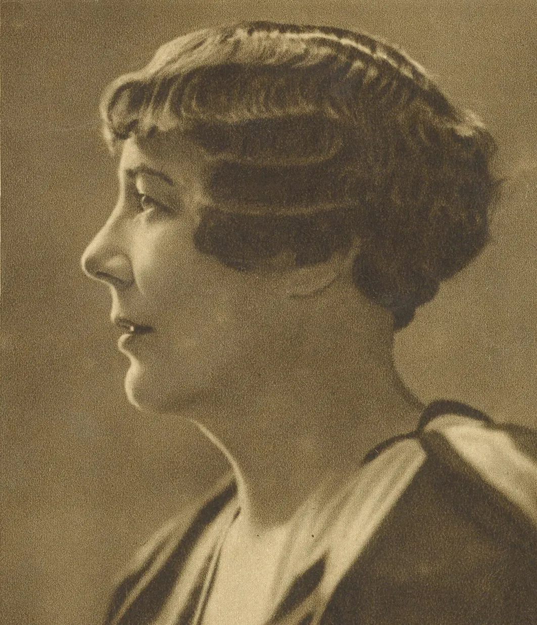 3762596-zofia-kossak-szczucka-by-unknownunknown.jpg