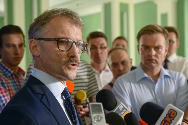 "Nie otrzymał zaproszenia, bo przebywa na urlopie". Przewodniczący KRS o nieobecności sędziego Muszyńskiego na przesłuchaniu