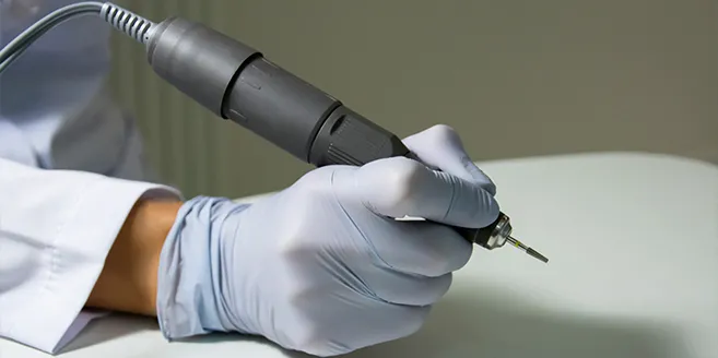 Jak zgodnie z prawem sterylizować narzędzia w gabinecie?