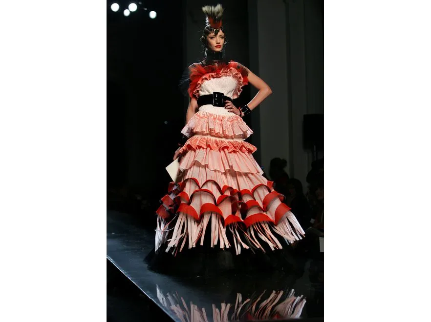 1784836-kolekcja-haute-couture-jeana-paula.jpg