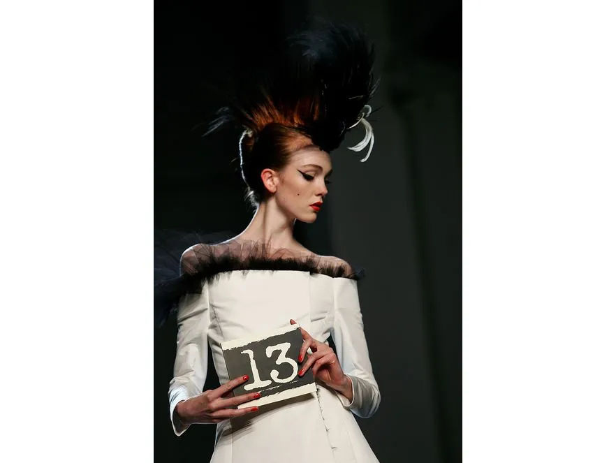 1784858-kolekcja-haute-couture-jeana-paula.jpg