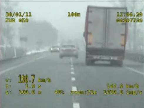 Zobacz, jak pirat szalał za kierownicą mercedesa