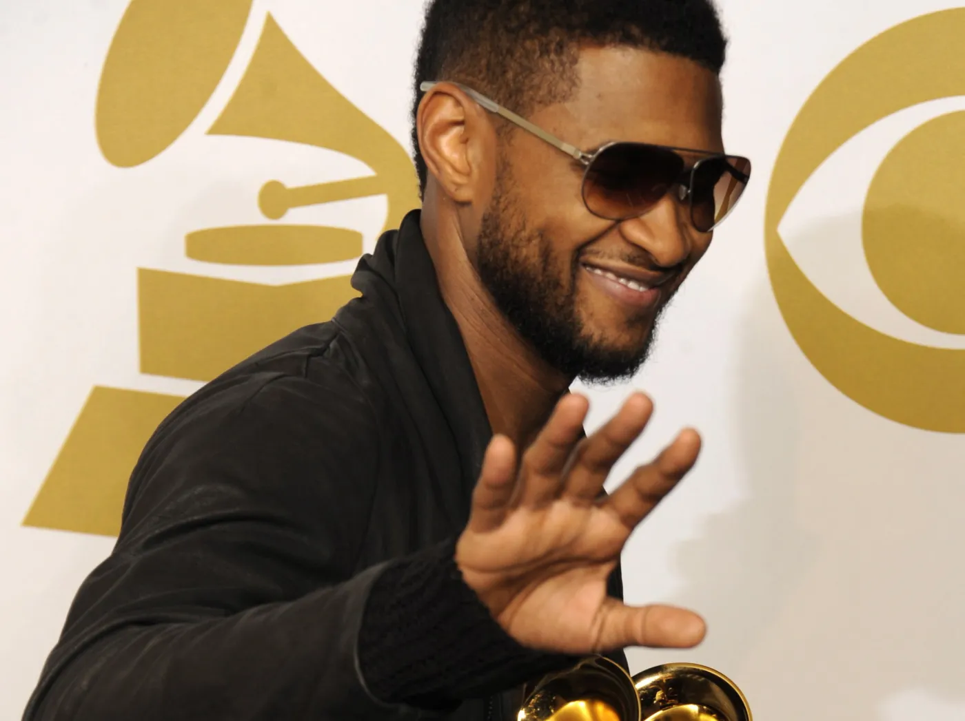 1814318-usher.jpg