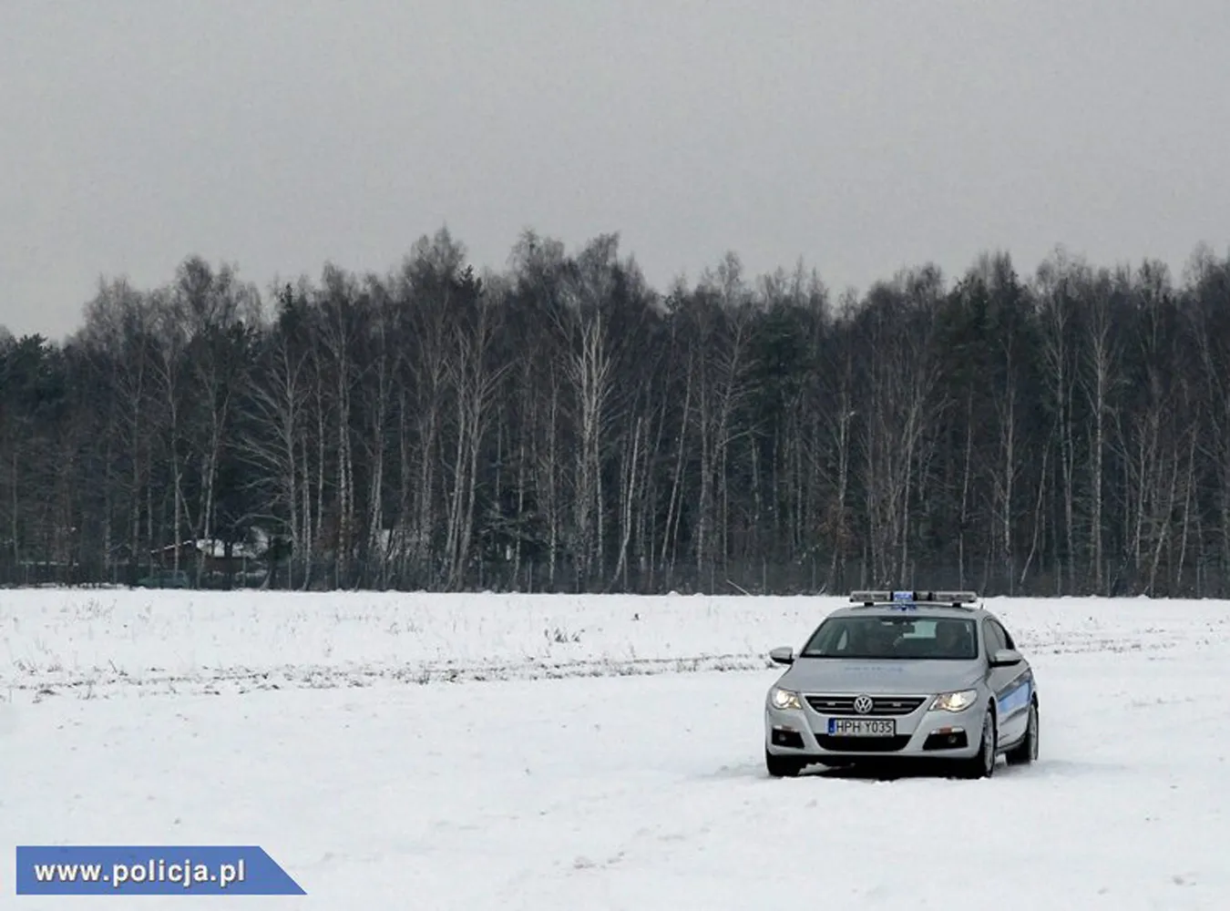 1833290-policja-volkswagen-passat-radiowoz-2.jpg