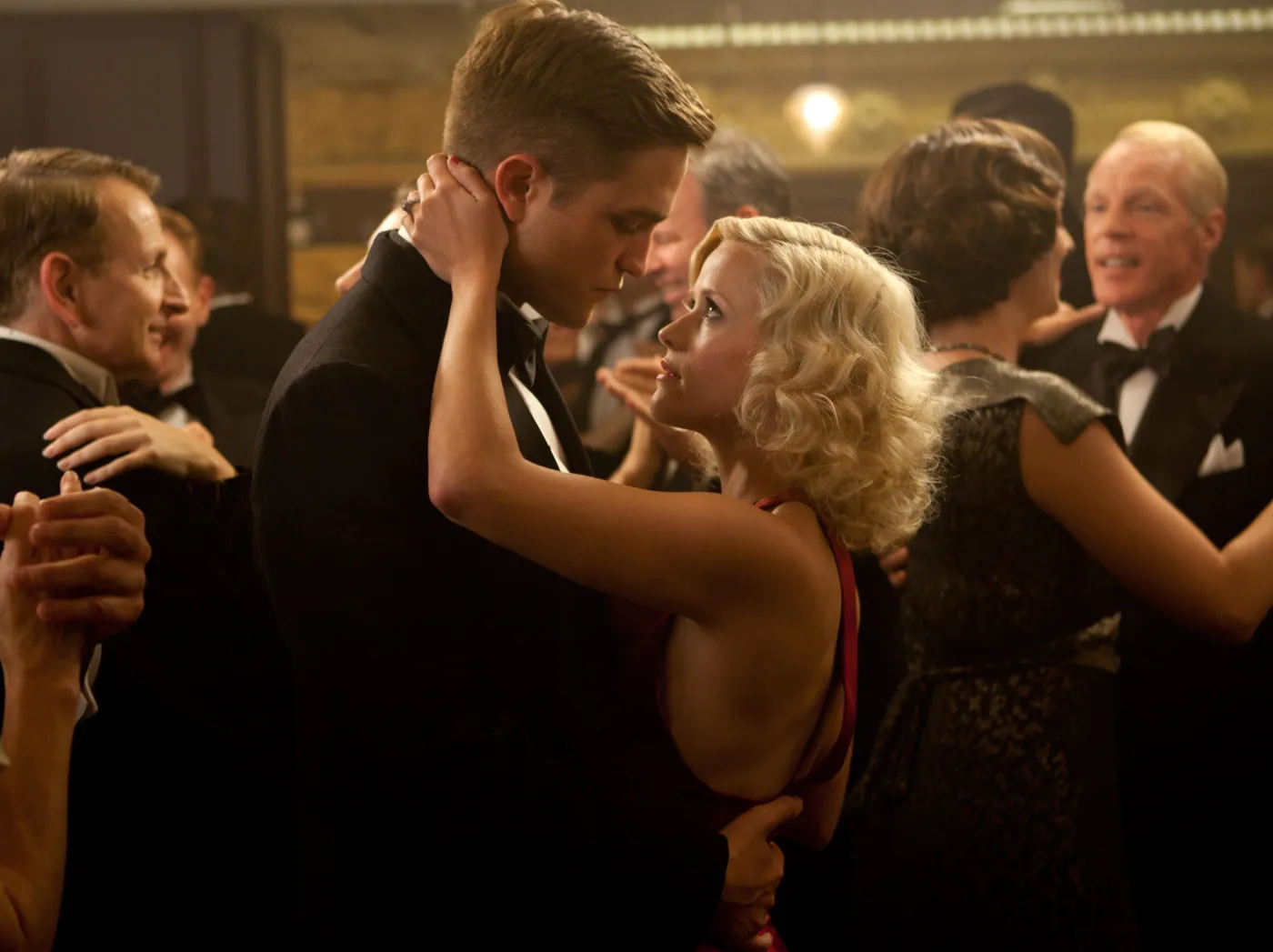 Reese Whiterspoon i Robert Pattinson w filmie" Woda dla słoni"