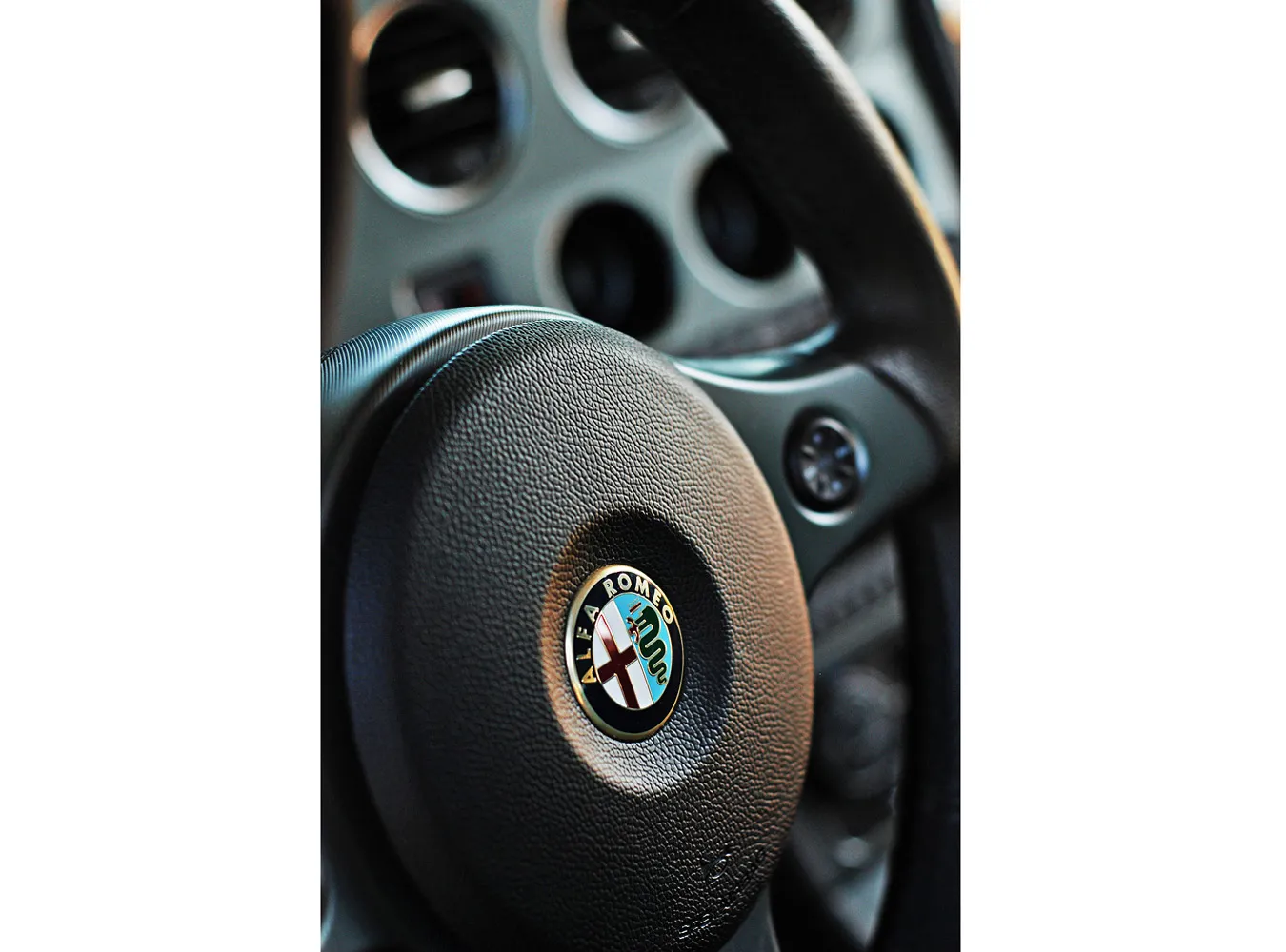 2048864-alfa-romeo-159-tbi-policja-test-24.jpg