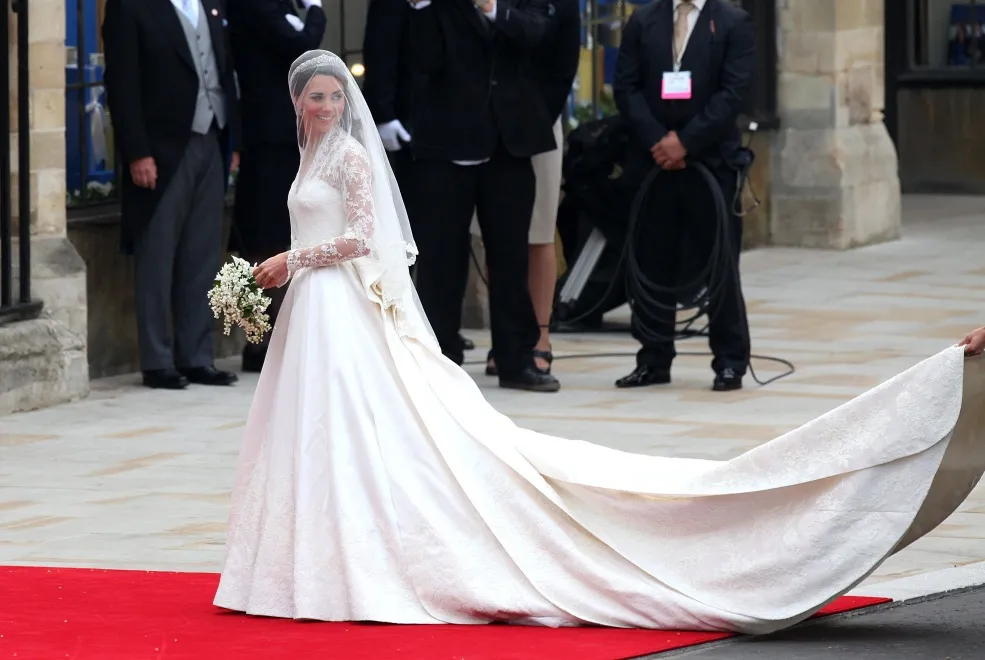 Suknia ślubna Kate Middleton została zaprojektowana przez Sarah Burton