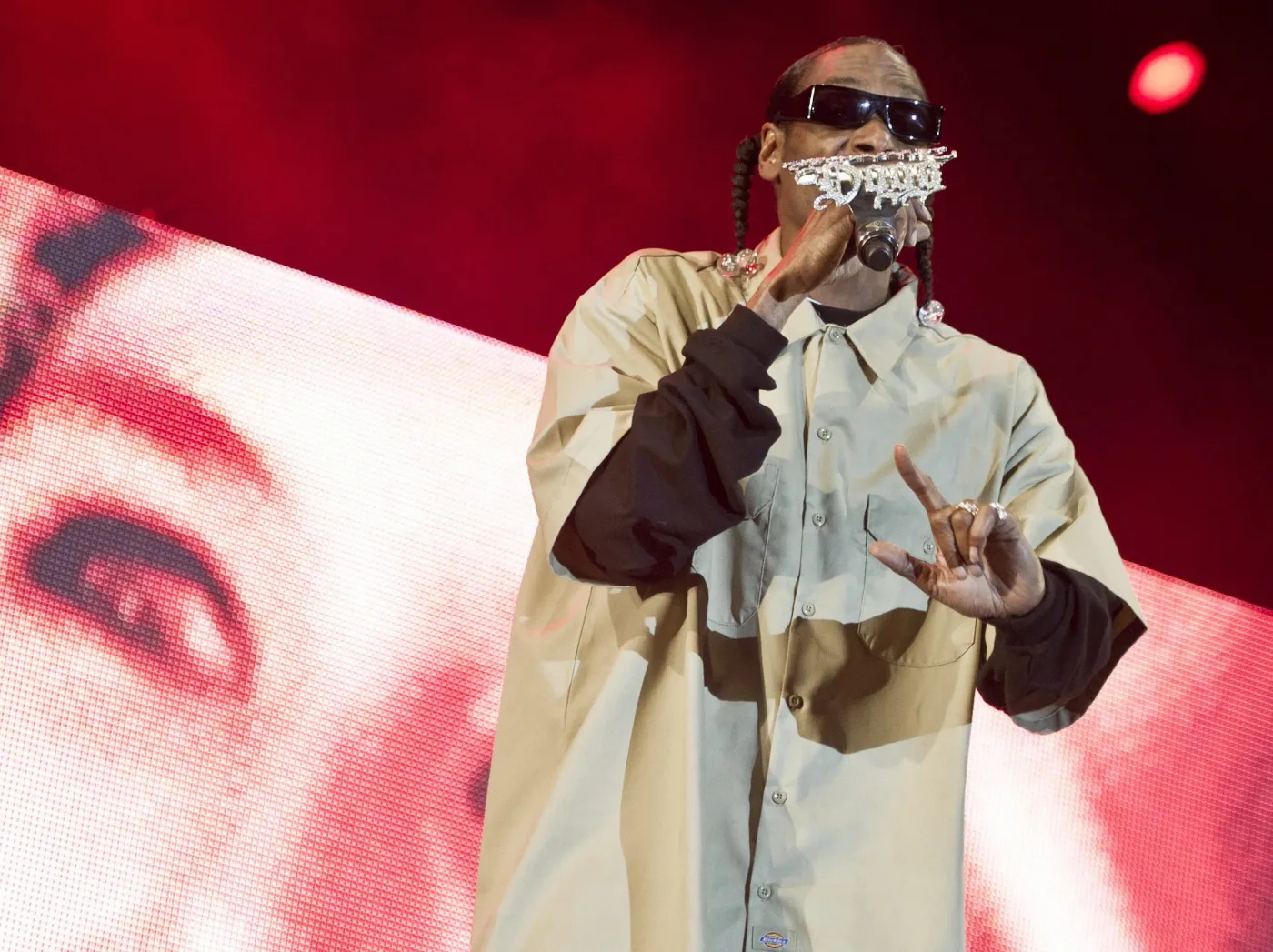 2261115-calvin-cordozar-broadus-alias-snoop.jpg