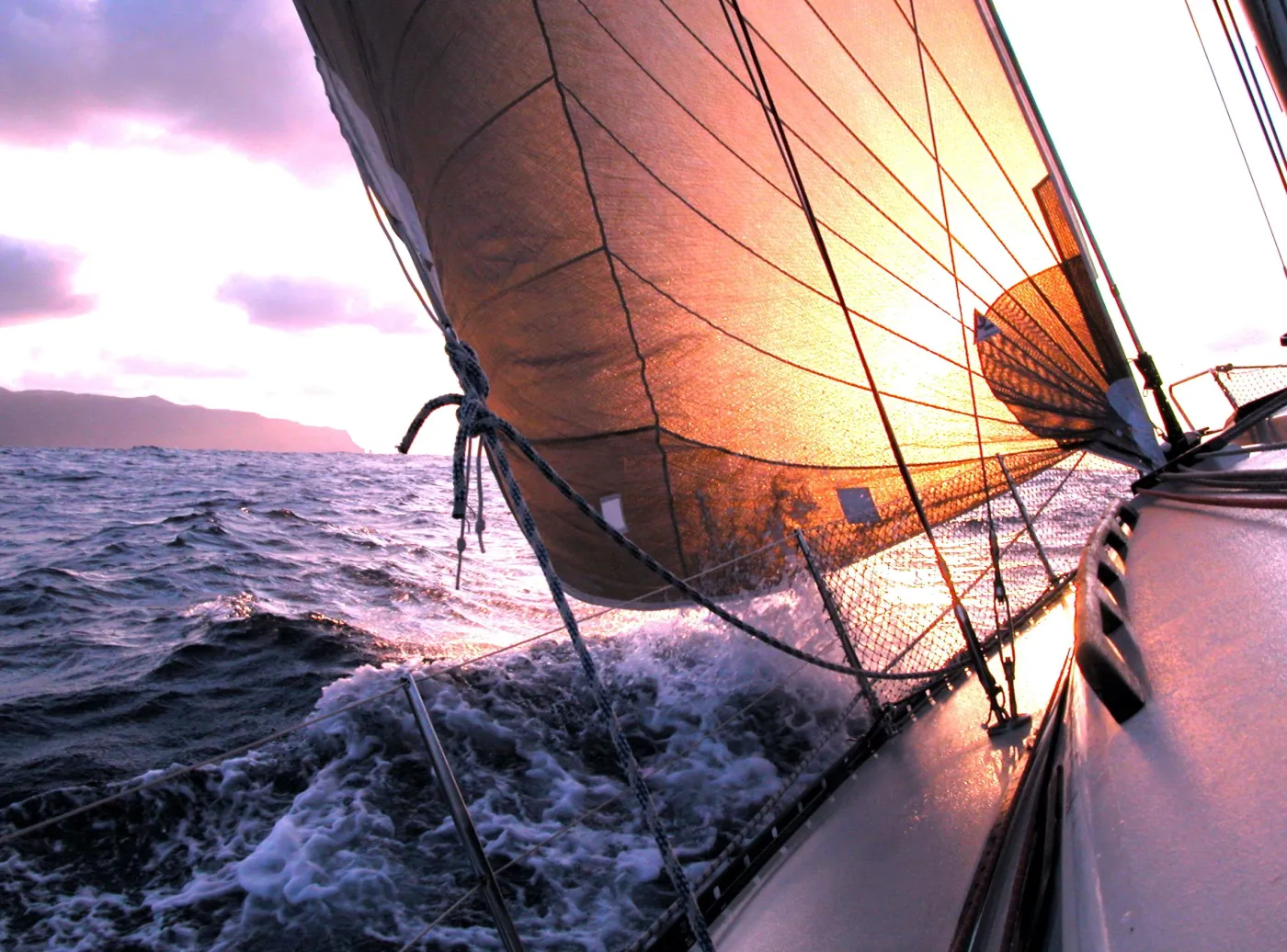 Polak z rejsu dookoła świata żyje. Odezwał się po miesiącu