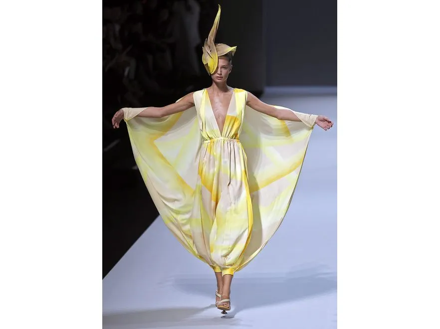 2558157-issey-miyake-kolekcja-ready-to-wear.jpg