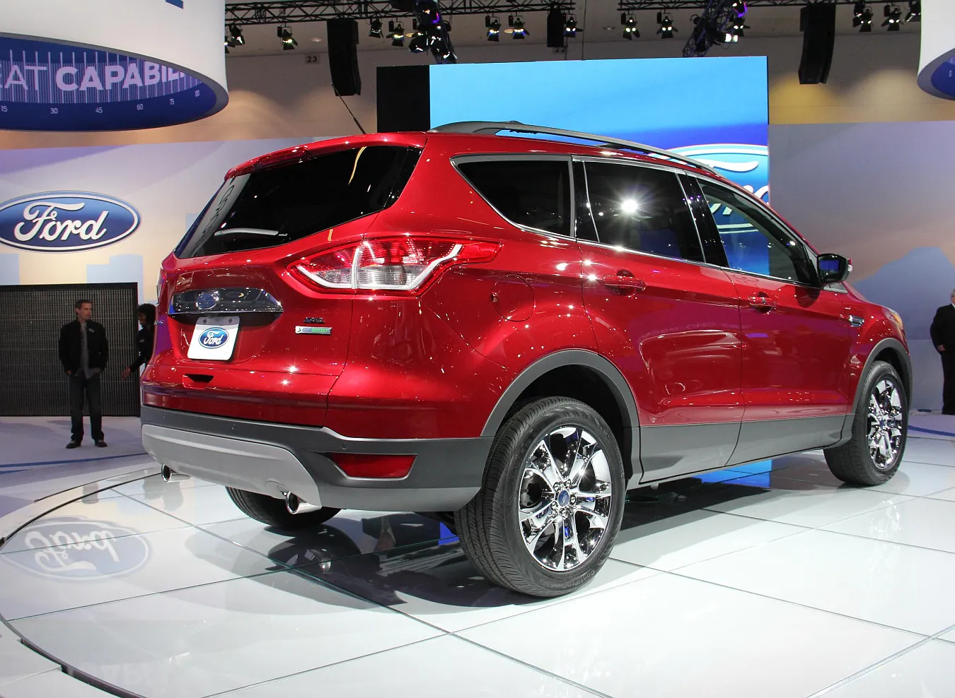 2756159-ford-escape-nowy-ford-kuga-2012-18.jpg