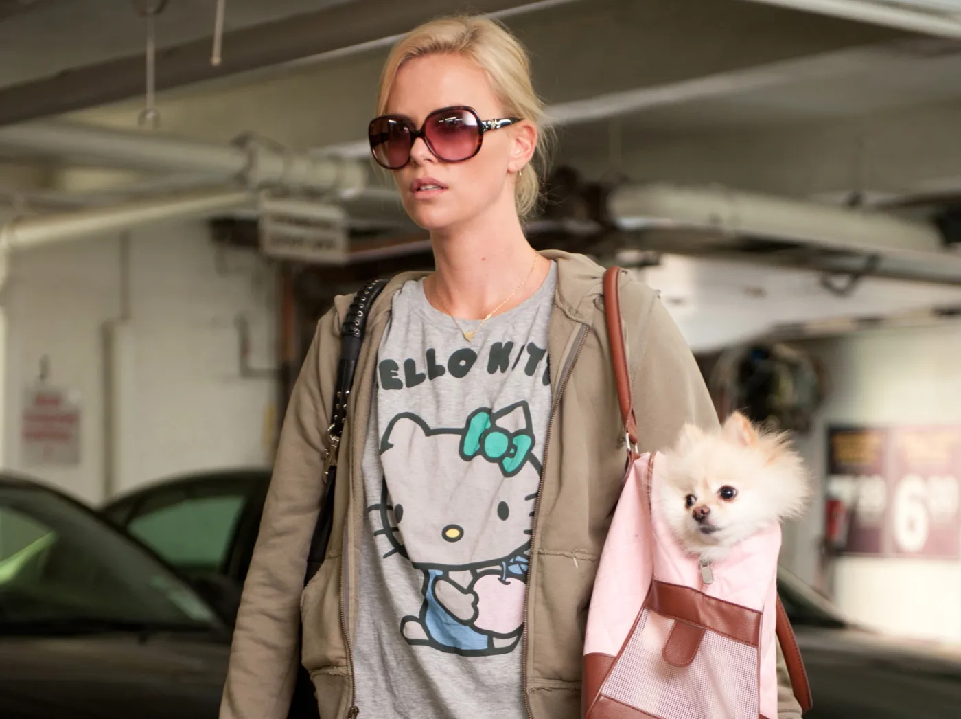 2581894-desperatka-charlize-theron-w-young.jpg