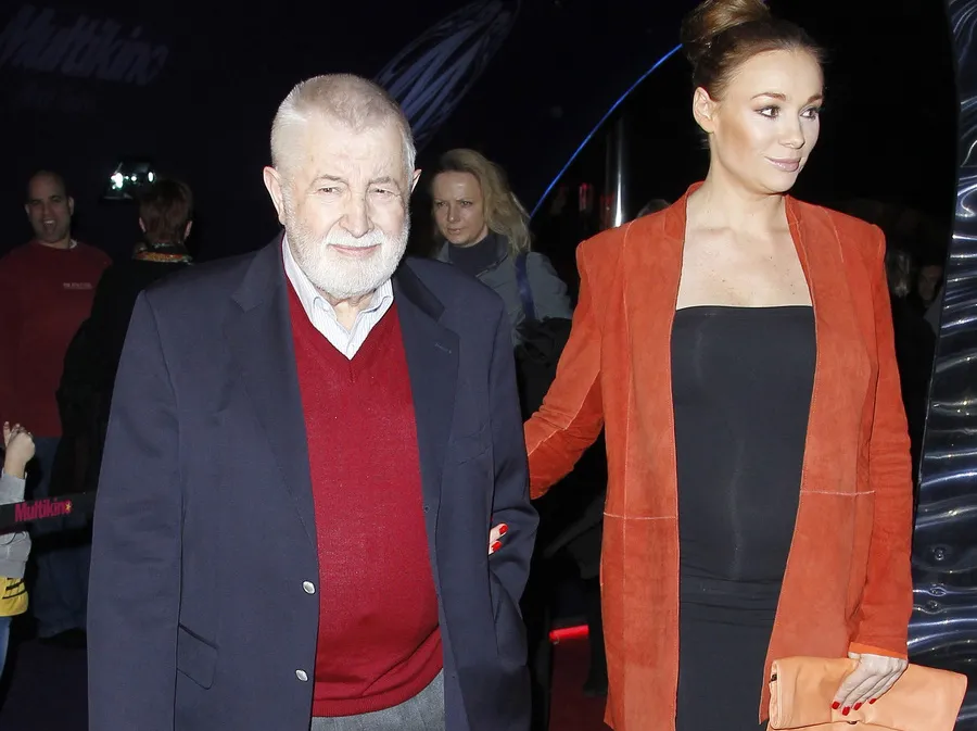 3011597-janusz-majewski-i-sonia-bohosiewicz.jpg