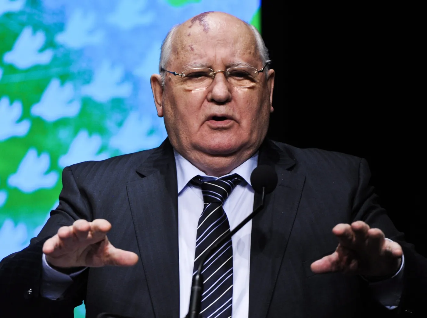3405762-byly-prezydent-zwiazku-radzieckiego.jpg