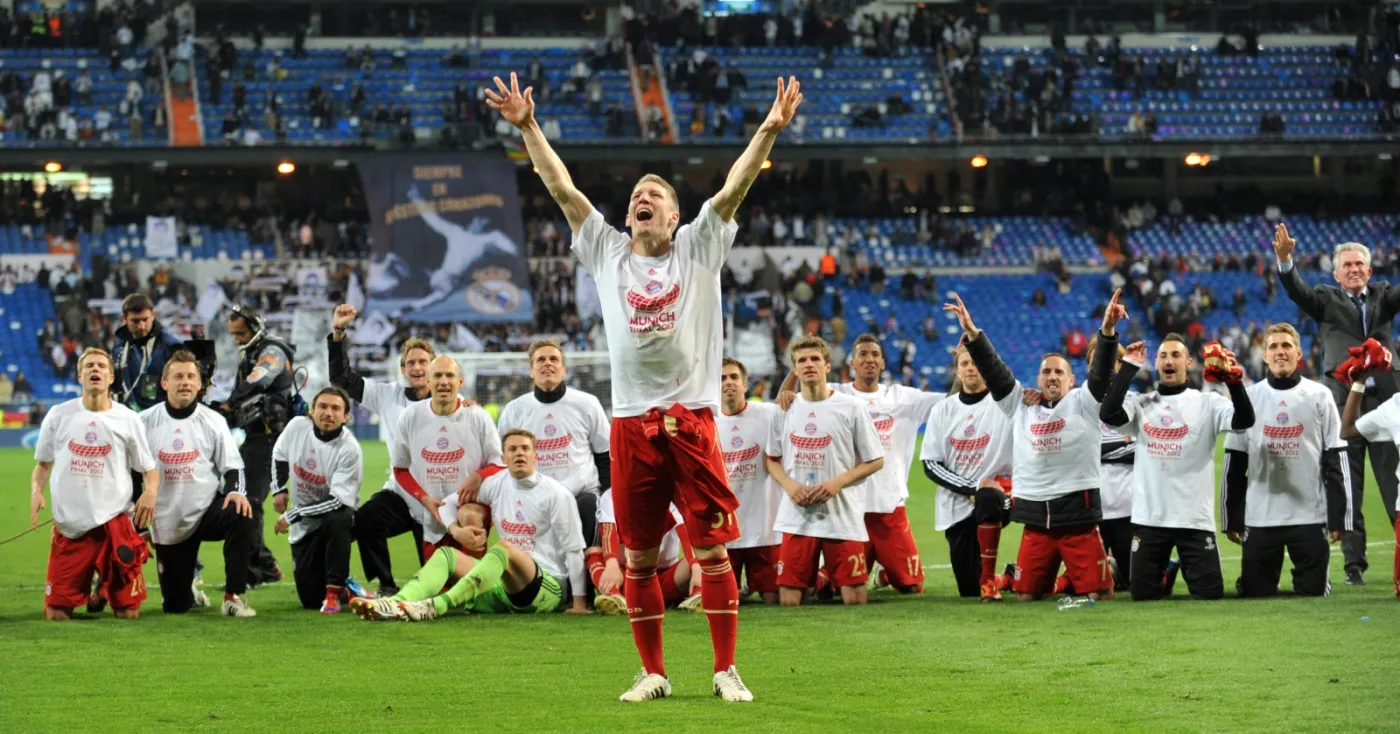 3418494-pomocnik-bayernu-monachium-bastian.jpg
